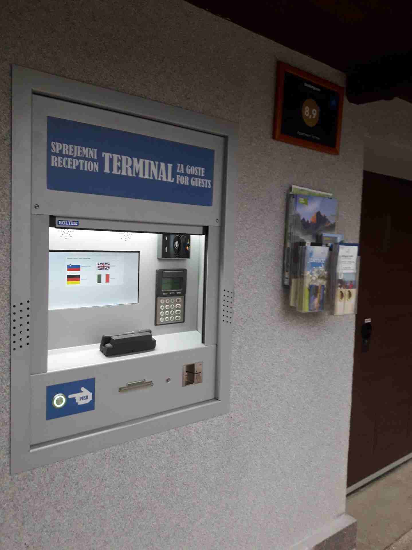 Terminal za avtomatiziran sprejem gostov v nastanitvene objekte